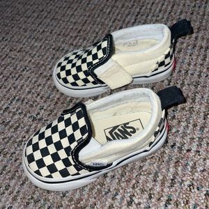 Van’s checkered toddler shoes size C5 black & white
